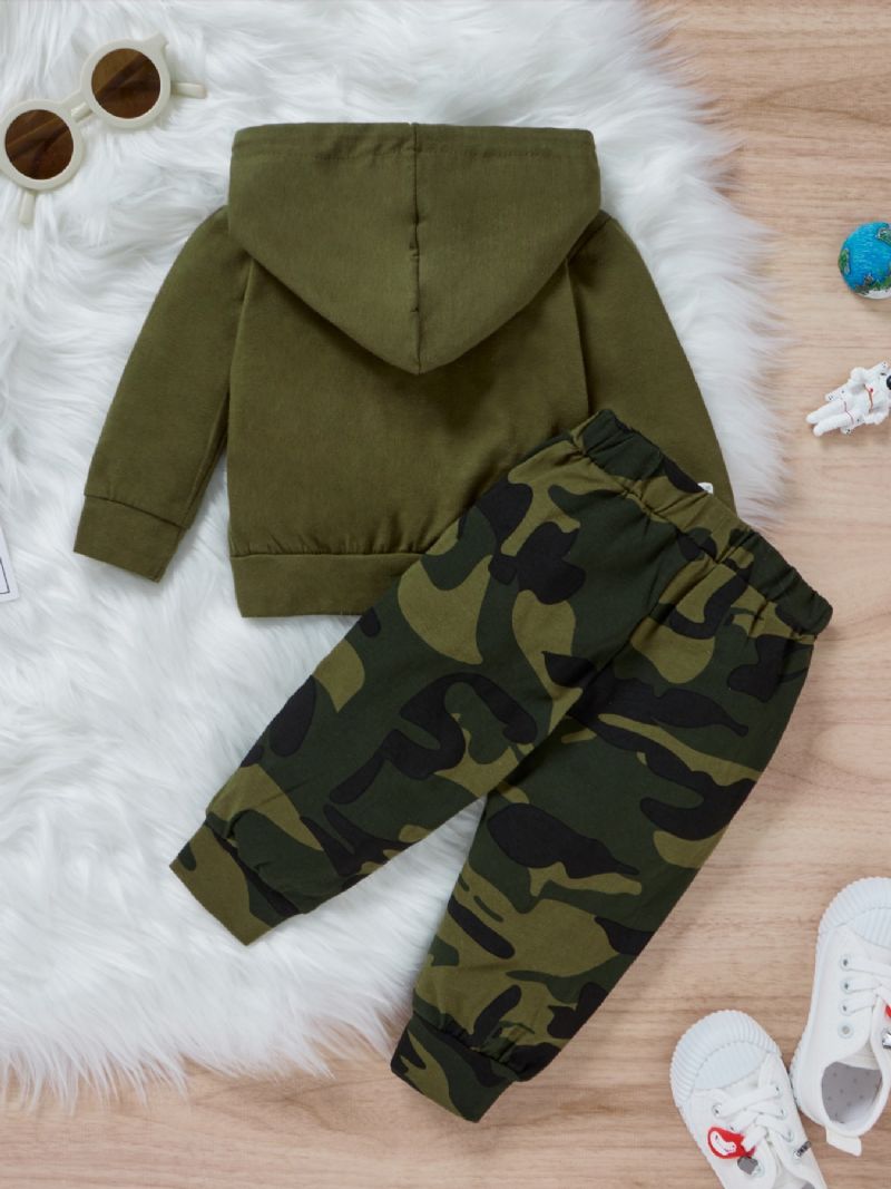 2db Fiúk Letter Print Kapucnis Pulóver Camo Pants Szett